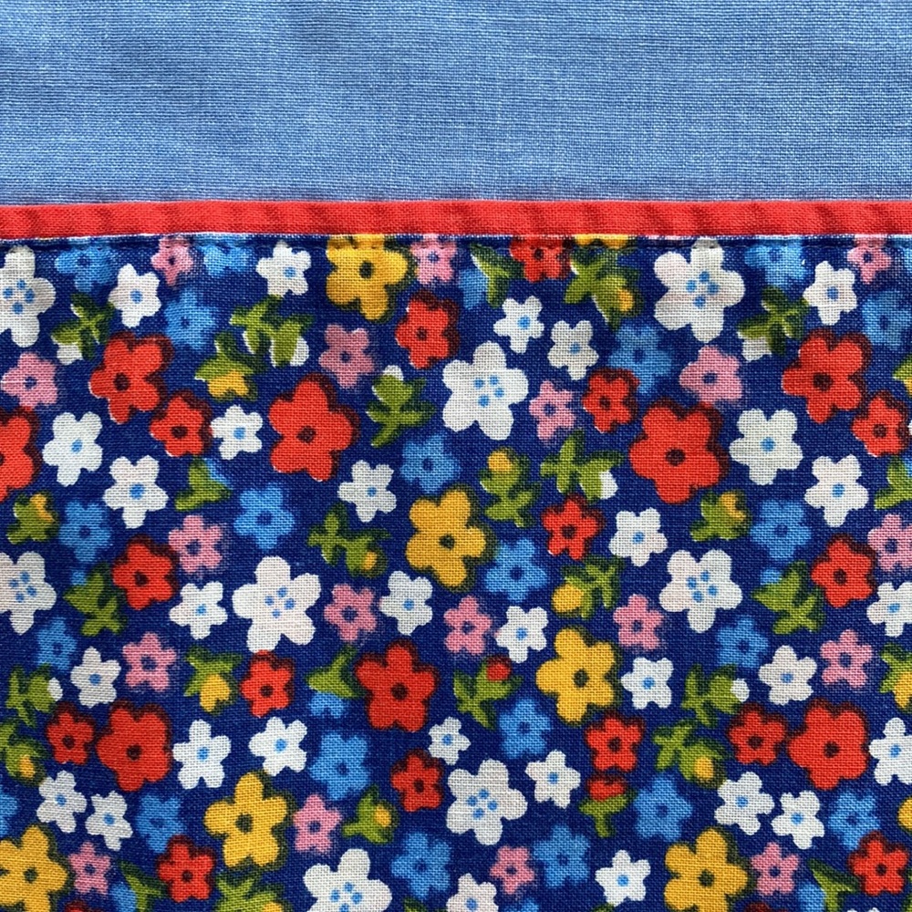 Pair of Vintage 70s pillow cases with floral border - set of 2 standard size